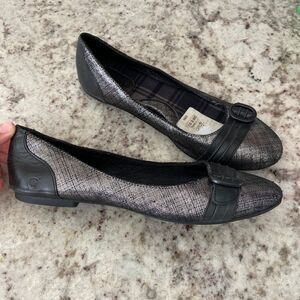 NWT Born Black/Silver Metallic Ballet Flats Shoes Size 9W